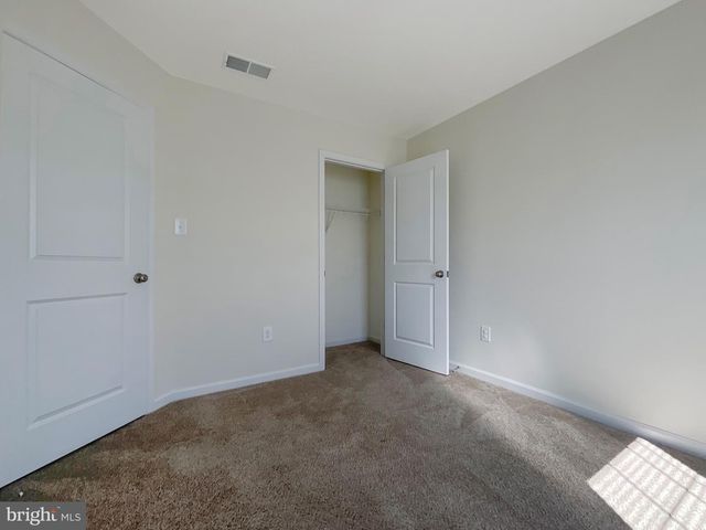 109 HOLSTEIN DR, Hanover, PA 17331