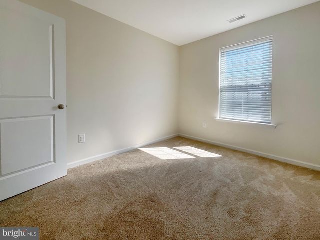 109 HOLSTEIN DR, Hanover, PA 17331