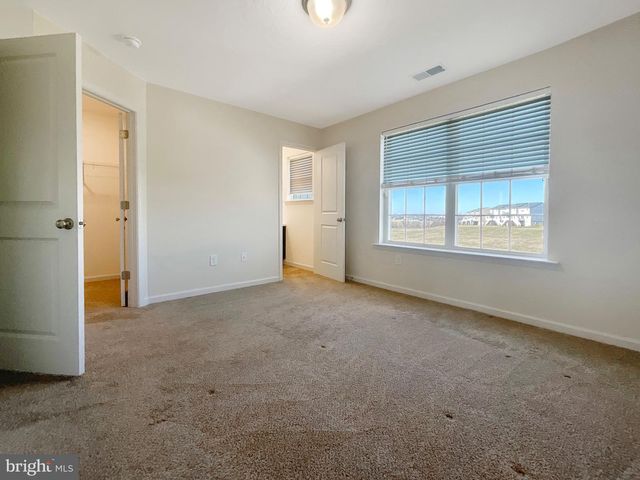 109 HOLSTEIN DR, Hanover, PA 17331