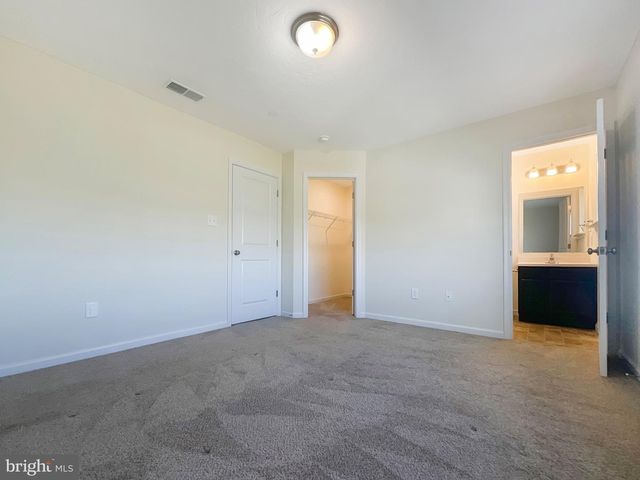 109 HOLSTEIN DR, Hanover, PA 17331