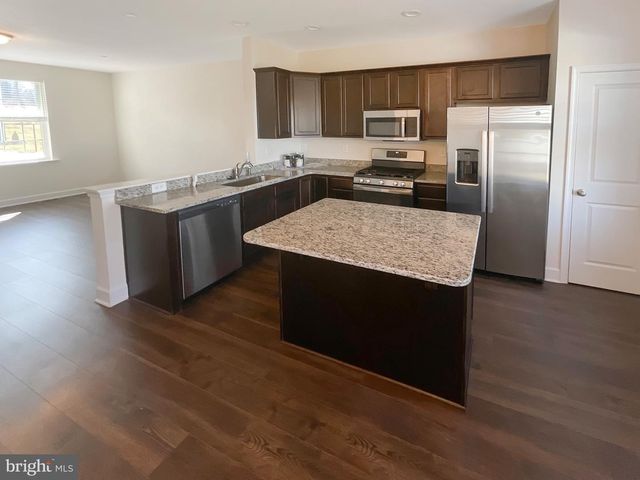 109 HOLSTEIN DR, Hanover, PA 17331