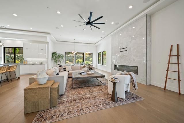 726 Sundahl Dr, Folsom, CA 95630