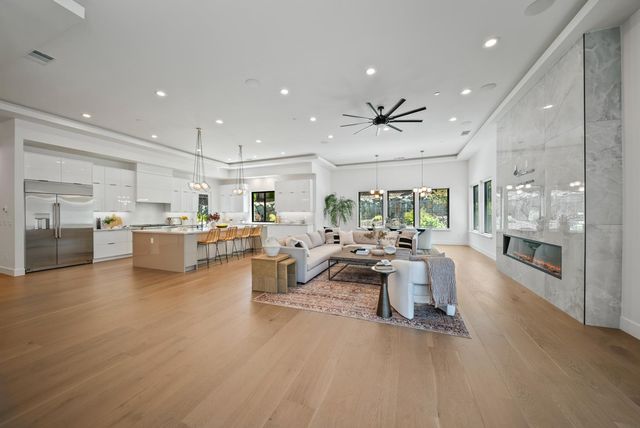 726 Sundahl Dr, Folsom, CA 95630