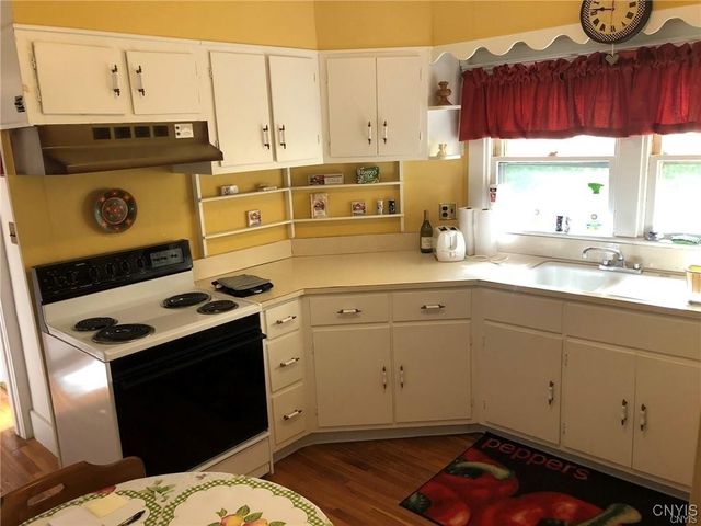 167 East Genesee St Apt 2, Skaneateles, NY 13152