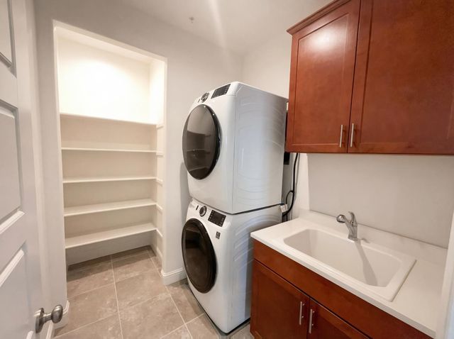 8385 Apothic Way, Sacramento, CA 95829