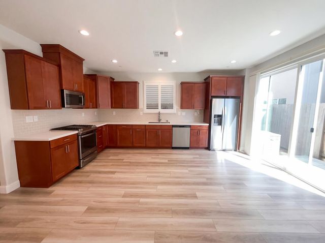 8385 Apothic Way, Sacramento, CA 95829