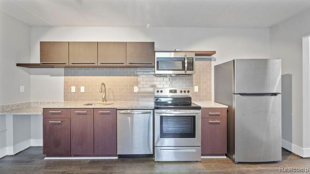1050 N Adams Road 110, Birmingham, MI 48009