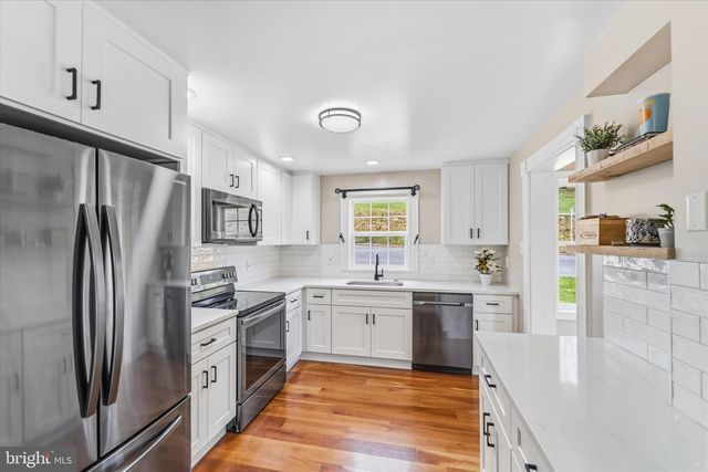 125 W 4TH ST, Front Royal, VA 22630