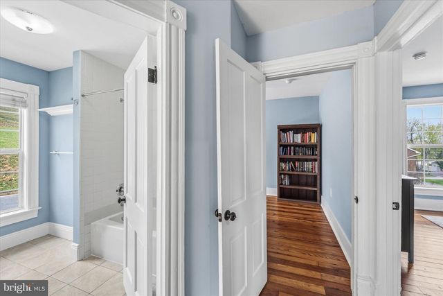 125 W 4TH ST, Front Royal, VA 22630