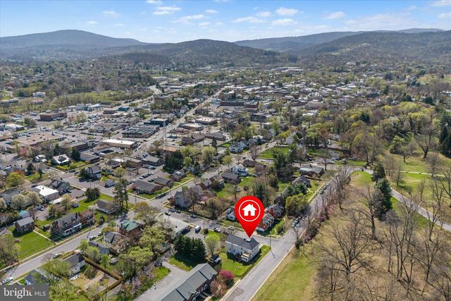 125 W 4TH ST, Front Royal, VA 22630