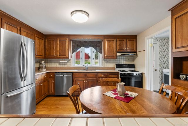 16 Westview Lane, Glastonbury, CT 06033