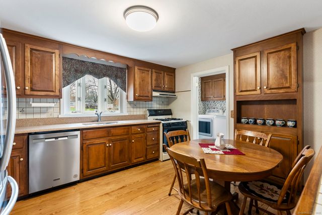 16 Westview Lane, Glastonbury, CT 06033