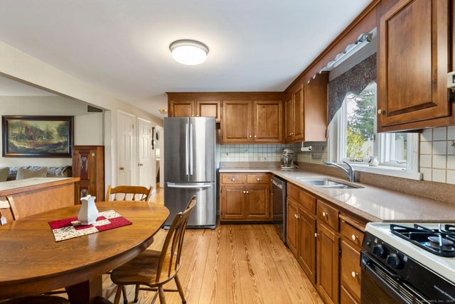 16 Westview Lane, Glastonbury, CT 06033