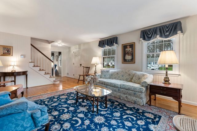 16 Westview Lane, Glastonbury, CT 06033