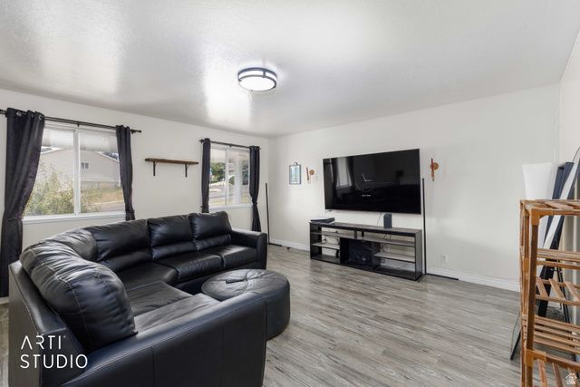 1266 E CHERRY LN, Layton, UT 84040