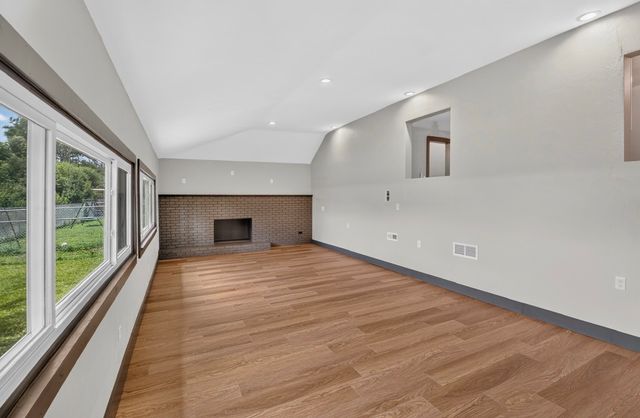 315 9th Avenue, De Witt, IA 52472