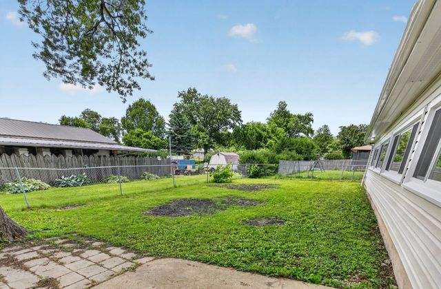 315 9th Avenue, De Witt, IA 52472