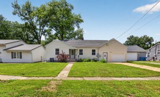 315 9th Avenue, De Witt, IA 52472
