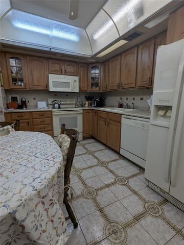 2812 N 46th Avenue G 272, Hollywood, FL 33021