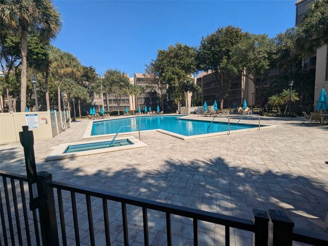 2812 N 46th Avenue G 272, Hollywood, FL 33021