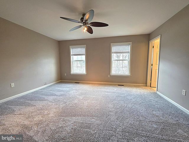 112 OLD SCHOOLHOUSE LN, Mechanicsburg, PA 17055