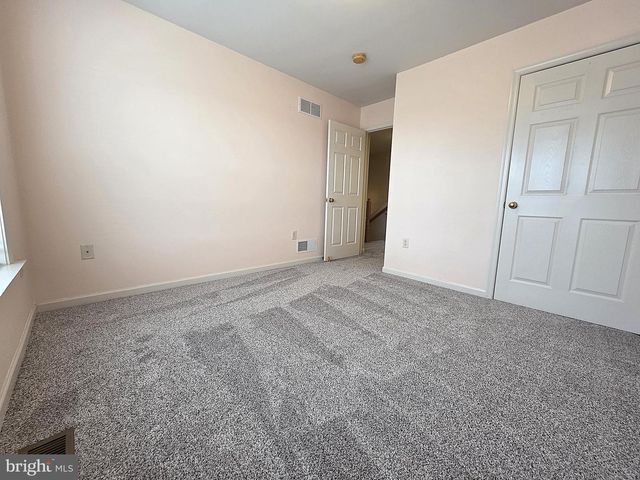 112 OLD SCHOOLHOUSE LN, Mechanicsburg, PA 17055