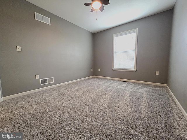 112 OLD SCHOOLHOUSE LN, Mechanicsburg, PA 17055