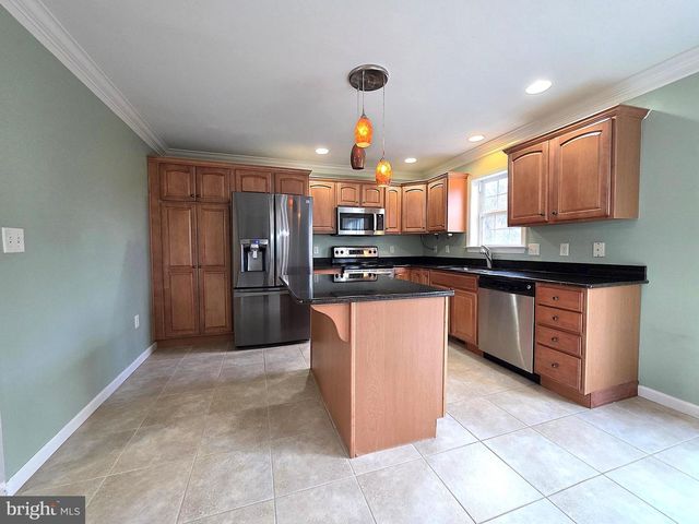 112 OLD SCHOOLHOUSE LN, Mechanicsburg, PA 17055