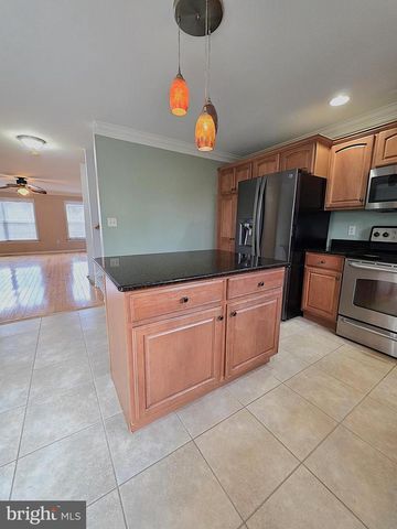 112 OLD SCHOOLHOUSE LN, Mechanicsburg, PA 17055