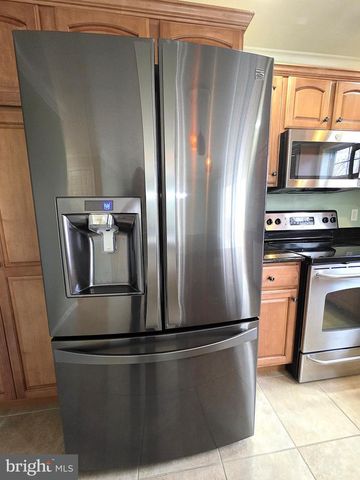 112 OLD SCHOOLHOUSE LN, Mechanicsburg, PA 17055