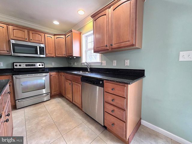 112 OLD SCHOOLHOUSE LN, Mechanicsburg, PA 17055