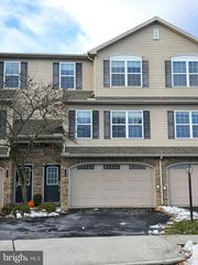 112 OLD SCHOOLHOUSE LN, Mechanicsburg, PA 17055