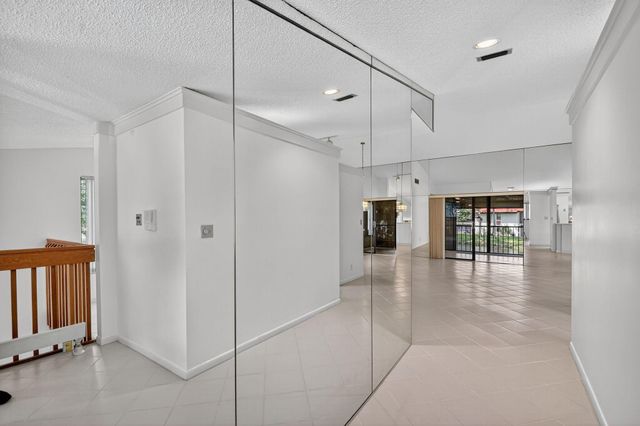 10631 Ocean Palm Way 202, Boynton Beach, FL 33437