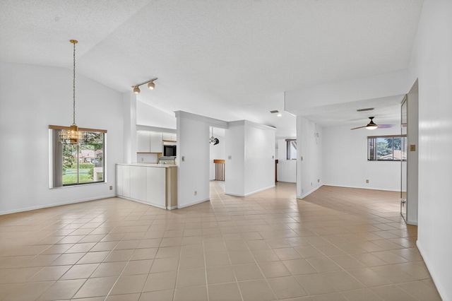 10631 Ocean Palm Way 202, Boynton Beach, FL 33437