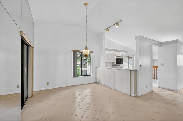 10631 Ocean Palm Way 202, Boynton Beach, FL 33437