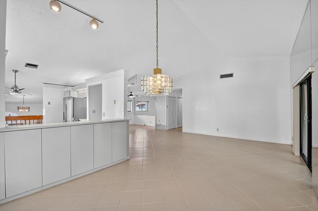 10631 Ocean Palm Way 202, Boynton Beach, FL 33437