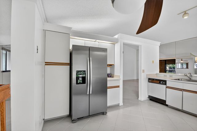 10631 Ocean Palm Way 202, Boynton Beach, FL 33437