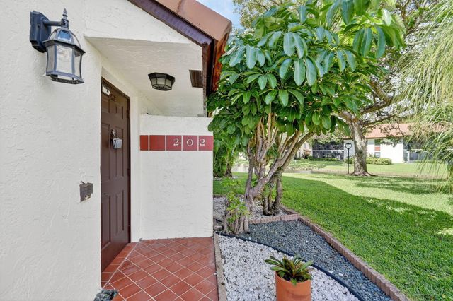 10631 Ocean Palm Way 202, Boynton Beach, FL 33437