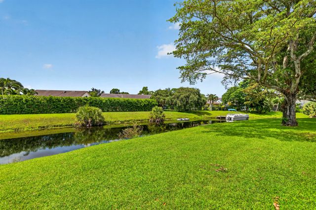 12720 Spinnaker Lane, Wellington, FL 33414
