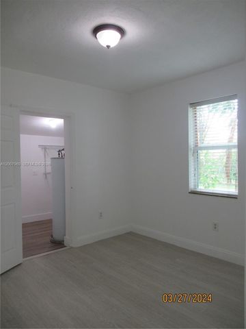 4245 SW 7th St, Miami, FL 33134