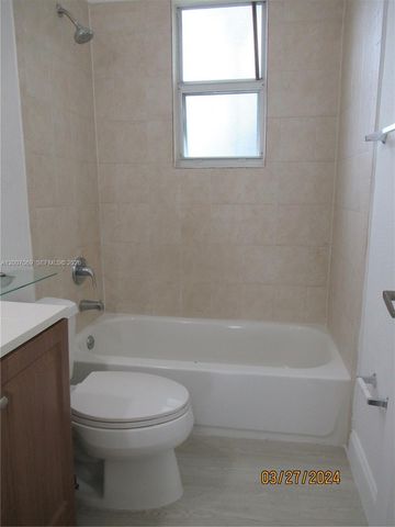 4245 SW 7th St, Miami, FL 33134