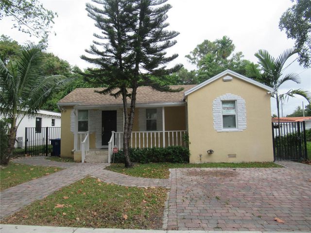 4245 SW 7th St, Miami, FL 33134