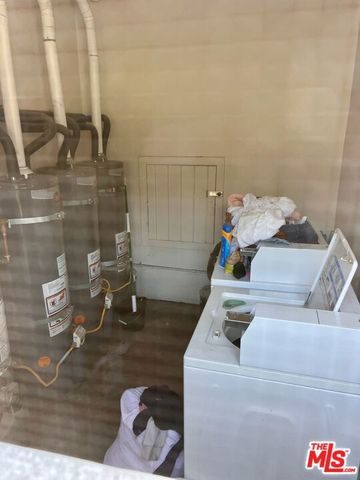 2333 S Garth Avenue, Los Angeles, CA 90034