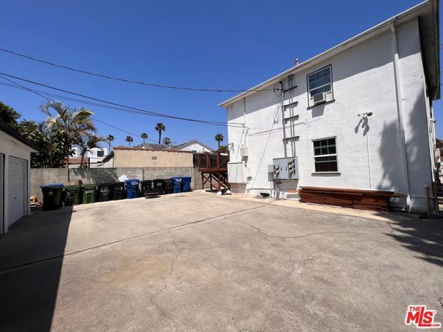 2333 S Garth Avenue, Los Angeles, CA 90034