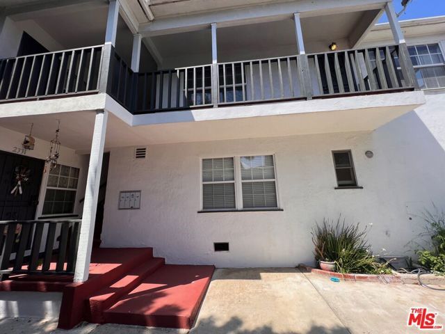 2333 S Garth Avenue, Los Angeles, CA 90034