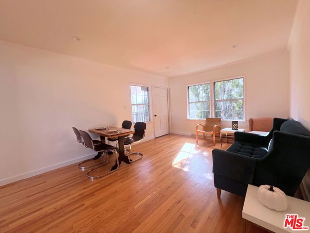 2333 S Garth Avenue, Los Angeles, CA 90034