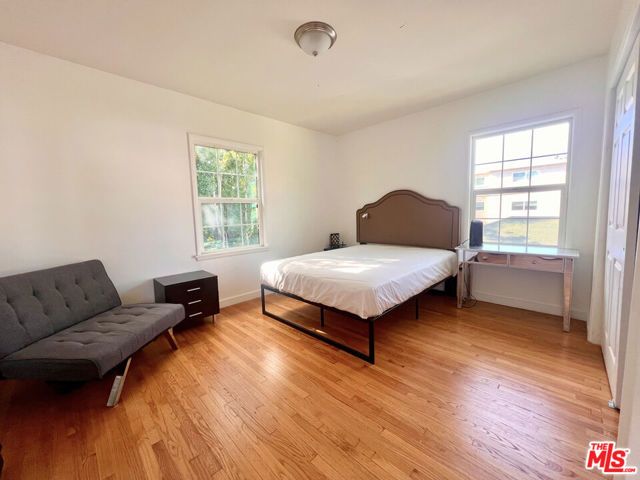 2333 S Garth Avenue, Los Angeles, CA 90034