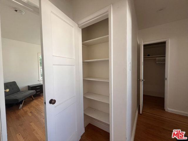 2333 S Garth Avenue, Los Angeles, CA 90034