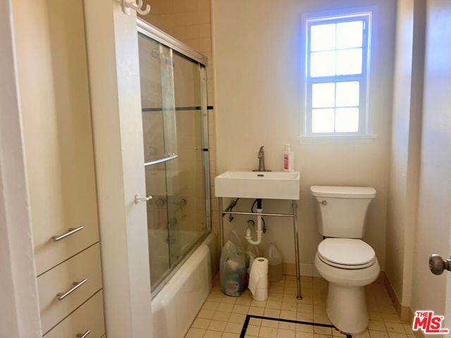 2333 S Garth Avenue, Los Angeles, CA 90034