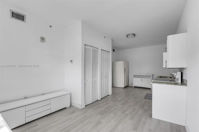 1029 NW 3rd St, Miami, FL 33128